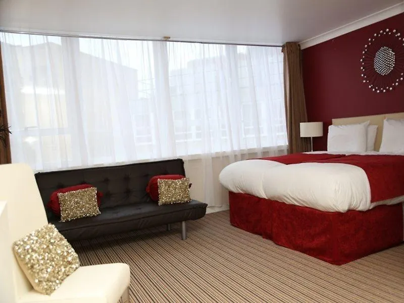 Stuart Hotel ルートン