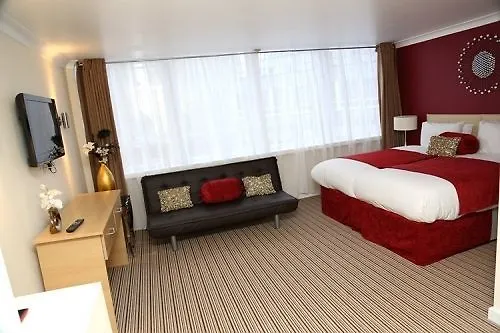 Stuart Hotel ルートン 2*,